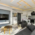 İslamlar 1 Bedroom Secluded With Private Pool Hot Tub וילה