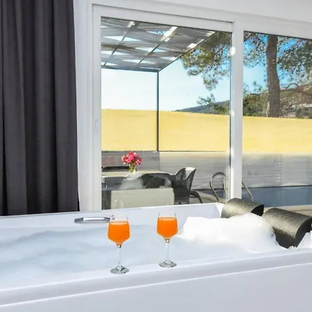 İslamlar 1 Bedroom Secluded With Private Pool Hot Tub Kalkan