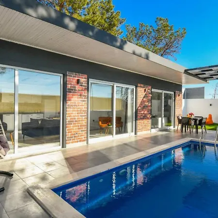 İslamlar 1 Bedroom Secluded With Private Pool Hot Tub Villa
