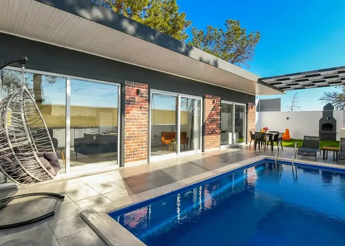 İslamlar 1 Bedroom Secluded With Private Pool Hot Tub Villa